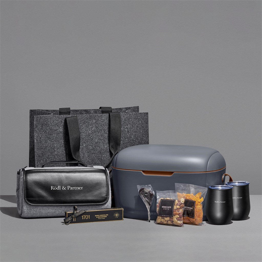 Yatta Lavish Leisure Hamper for Stylish Outdoor Adventures - Brand your company Logo! Get a quote - Promo Lingo